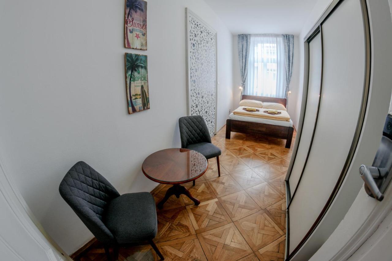 Cuba Bar & Hostel Ceske Budejovice Extérieur photo